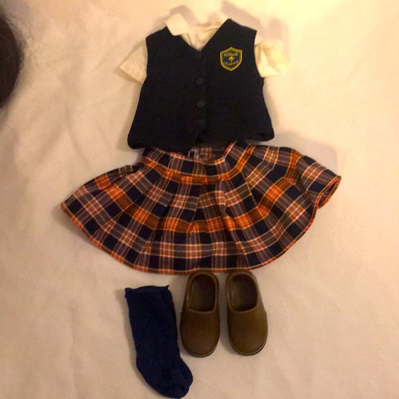 Hillside Academy School Uniform for 18” dolls - Picture 4 of 6